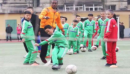 �������У԰��