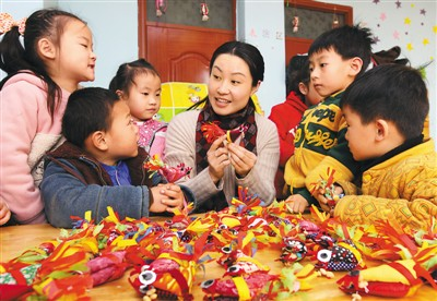 “春鸡鸣春”盼春天