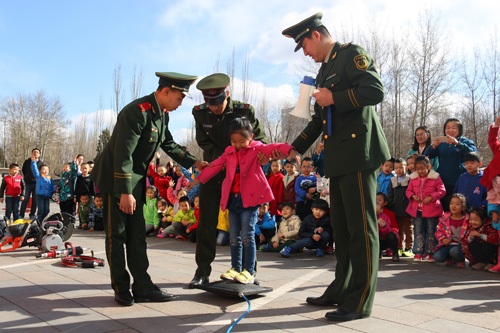 ��ǿ������ʶ��С����